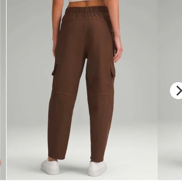 Lululemon Light Utilitech Cargo Pocket Pant - Picture 3 of 12